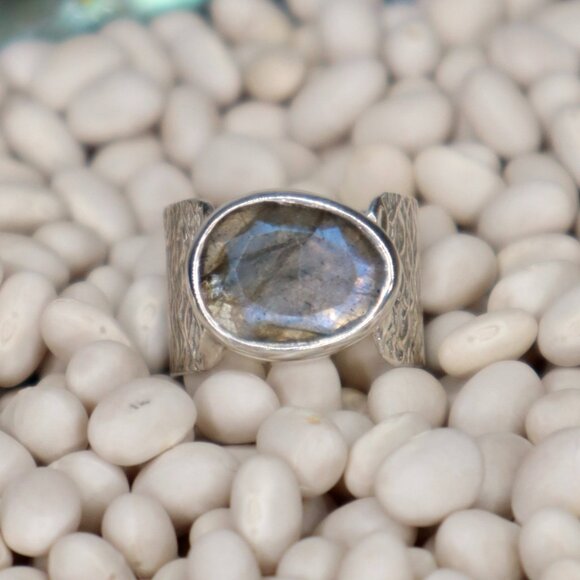Labradorite Sterling Silver Ring - Picture 4 of 6